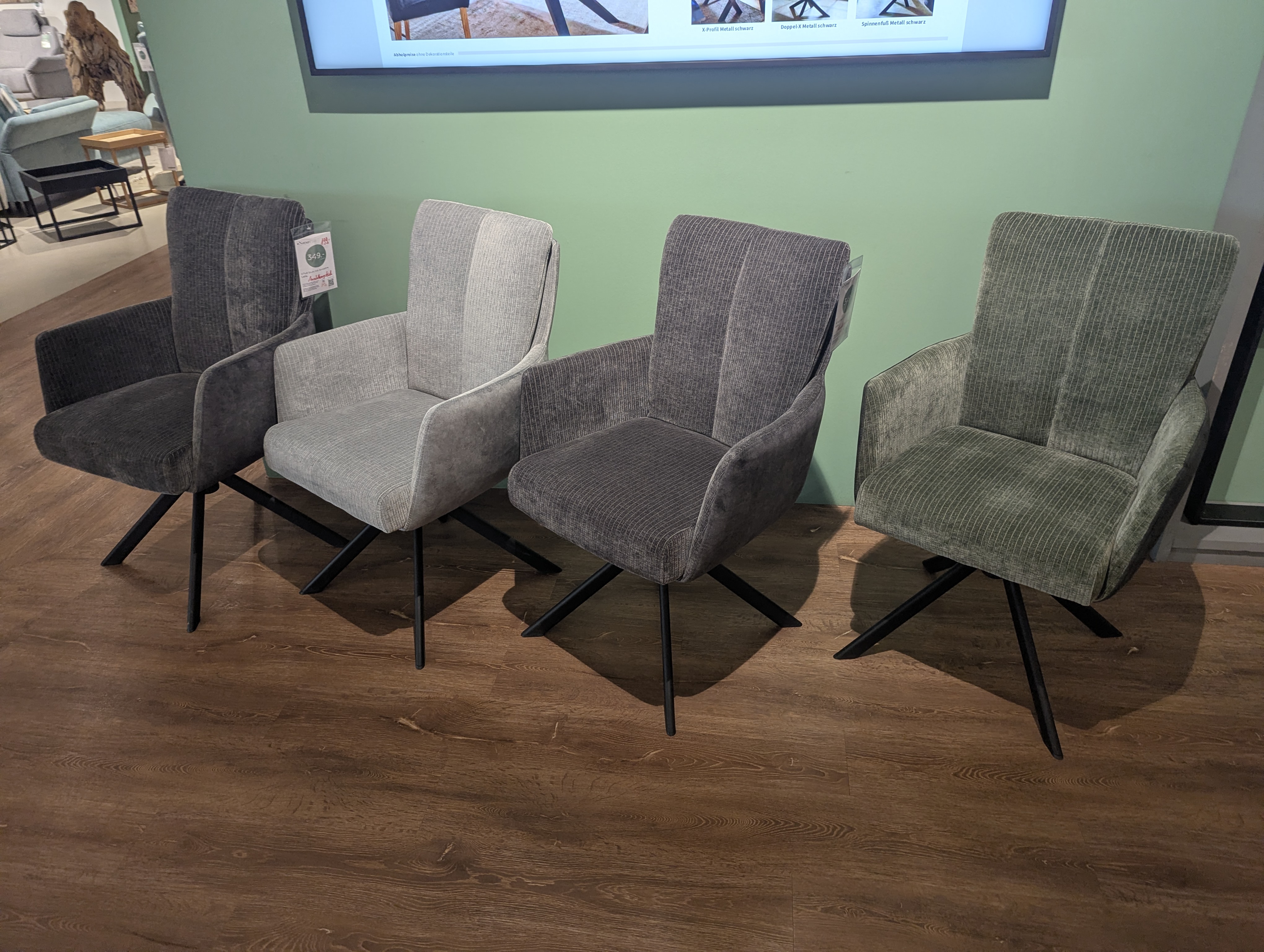 4 Fuß Stuhl mit Armlehne LAILA - AUSSTELLUNGSSTÜCK